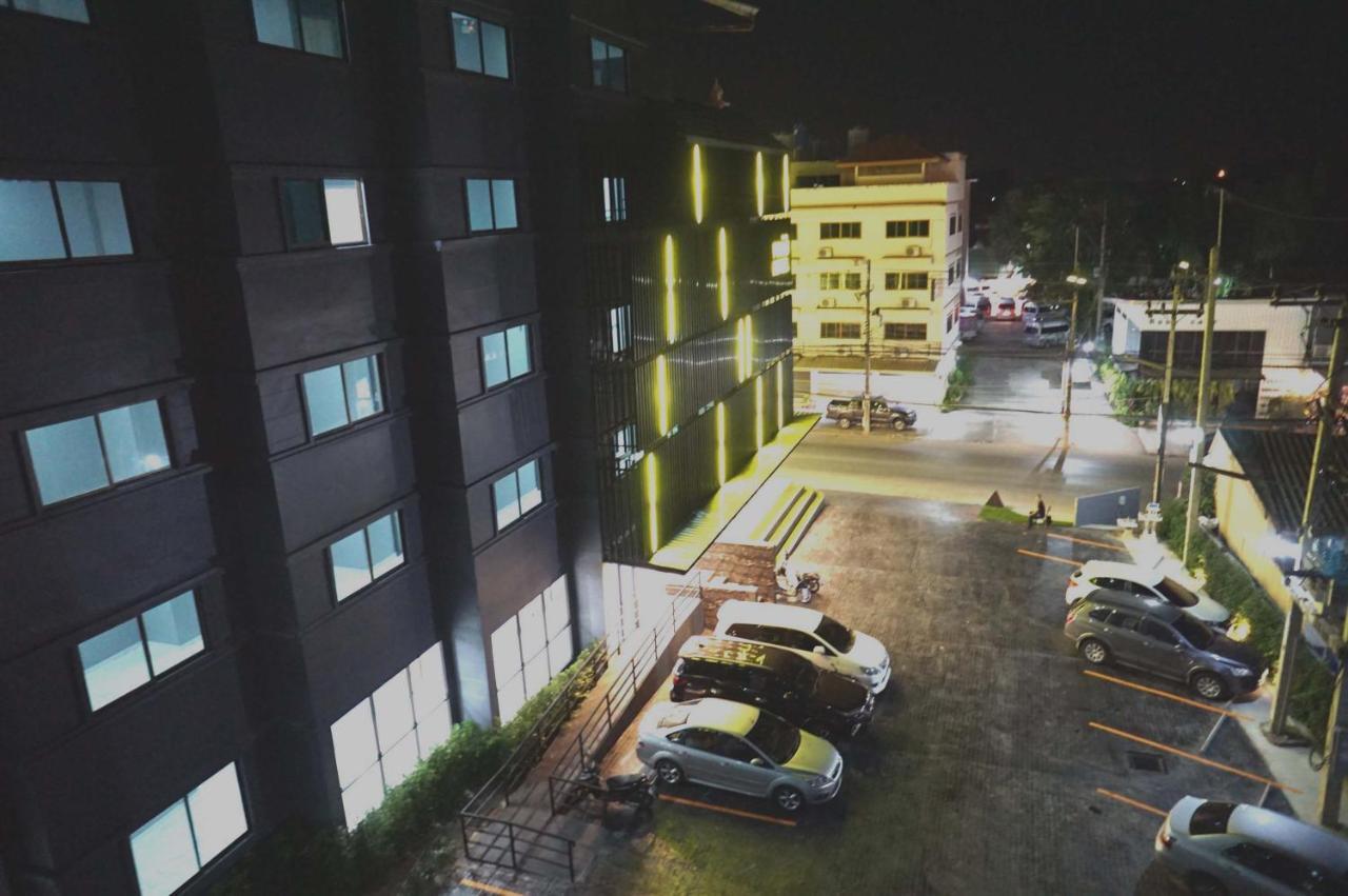 Prinn Hotel Районг Екстериор снимка