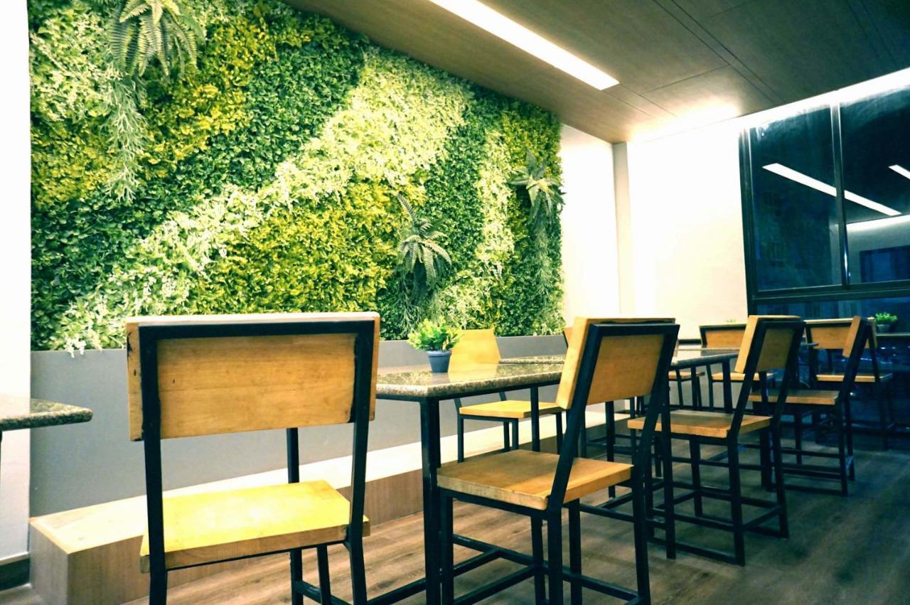 Prinn Hotel Районг Екстериор снимка