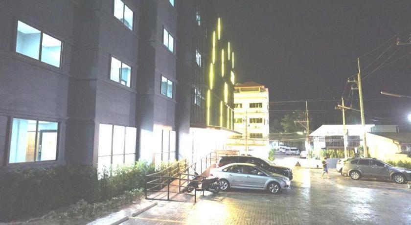 Prinn Hotel Районг Екстериор снимка