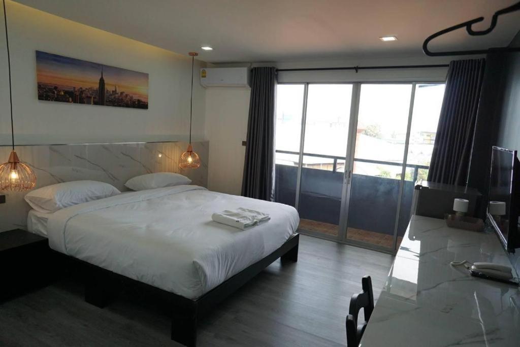 Prinn Hotel Районг Екстериор снимка