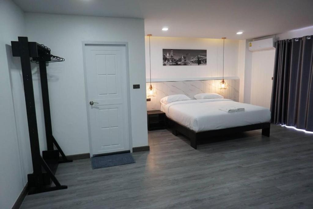 Prinn Hotel Районг Екстериор снимка