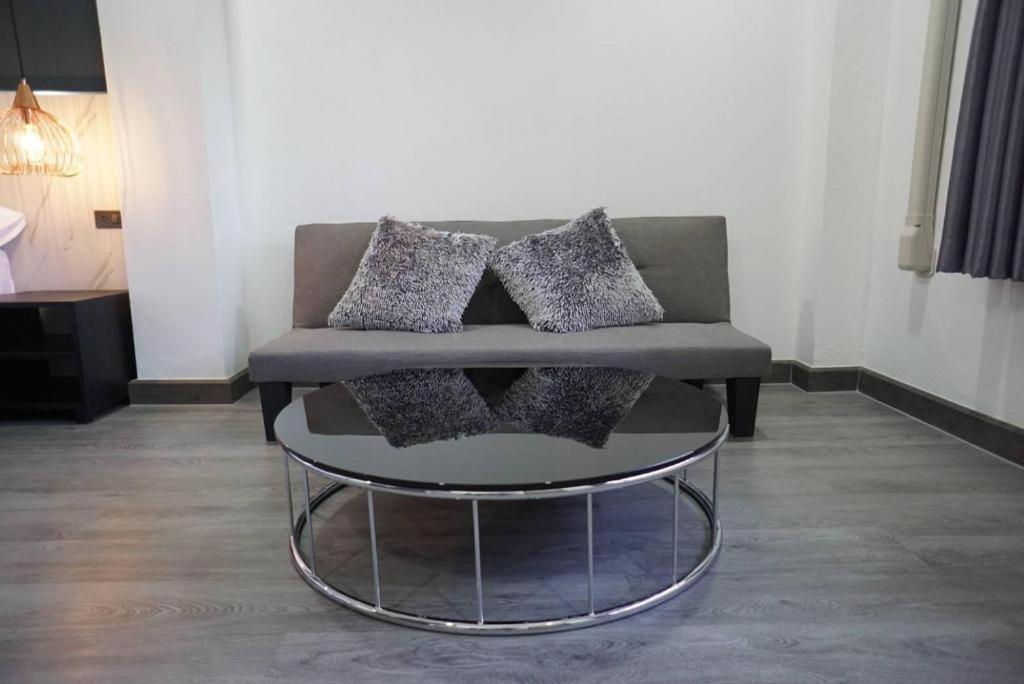 Prinn Hotel Районг Екстериор снимка