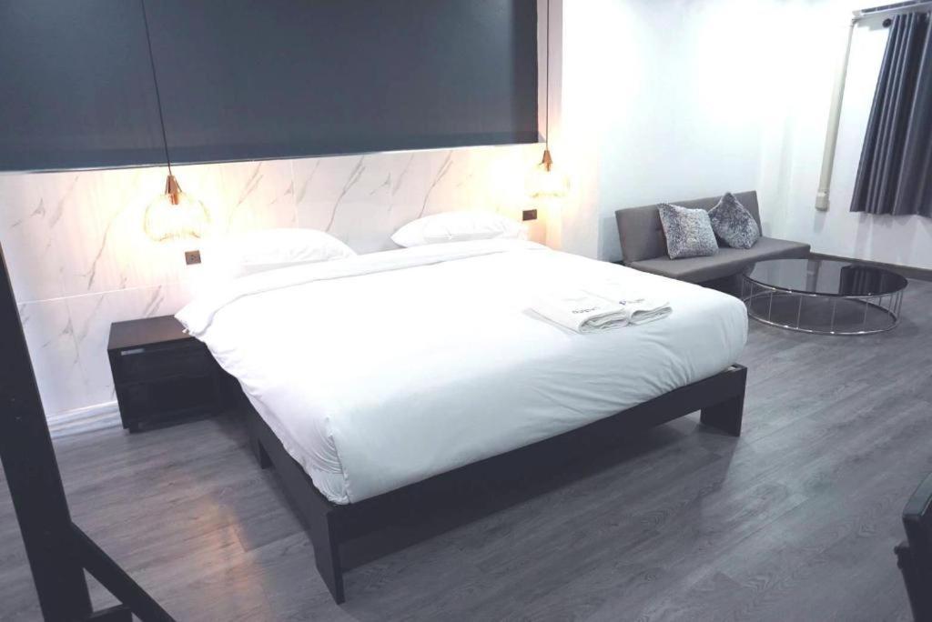 Prinn Hotel Районг Екстериор снимка